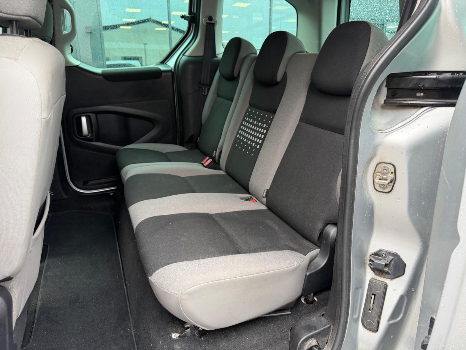 Citroën BERLINGO MULTISPACE FEEL*NAVI*PDC*R-KAMERA*