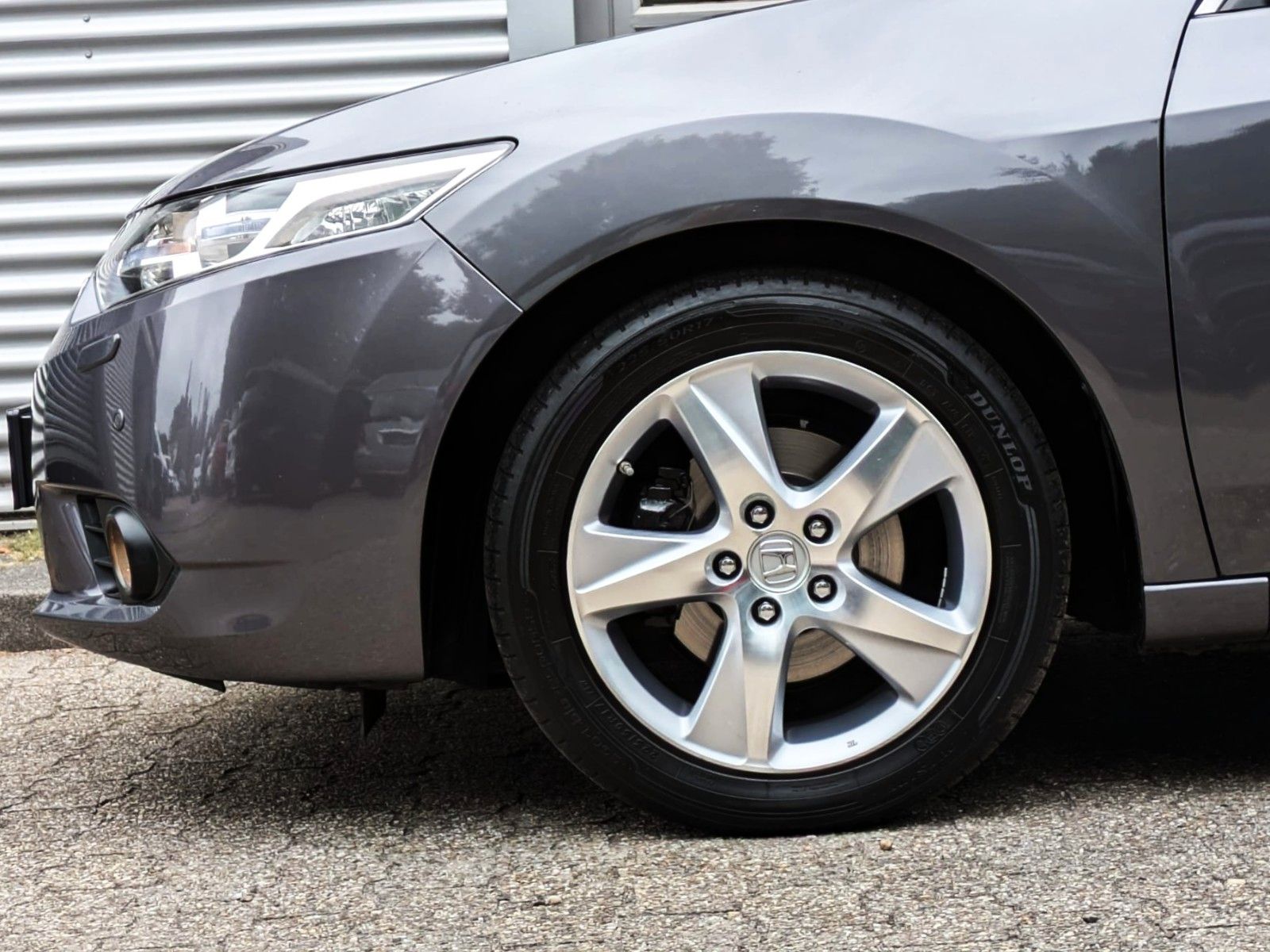 Fahrzeugabbildung Honda Accord 2.0i KLIMAAUT SITZHEIZUNG XENON GARANTIE!