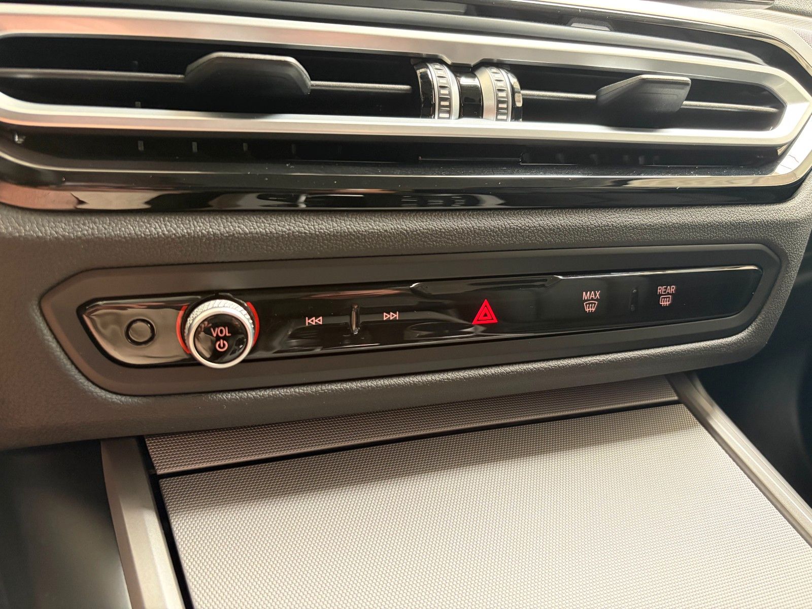 BMW 318 d Touring Automatik/AHK/SHADOW/WIDE/ACC/LED foto 18