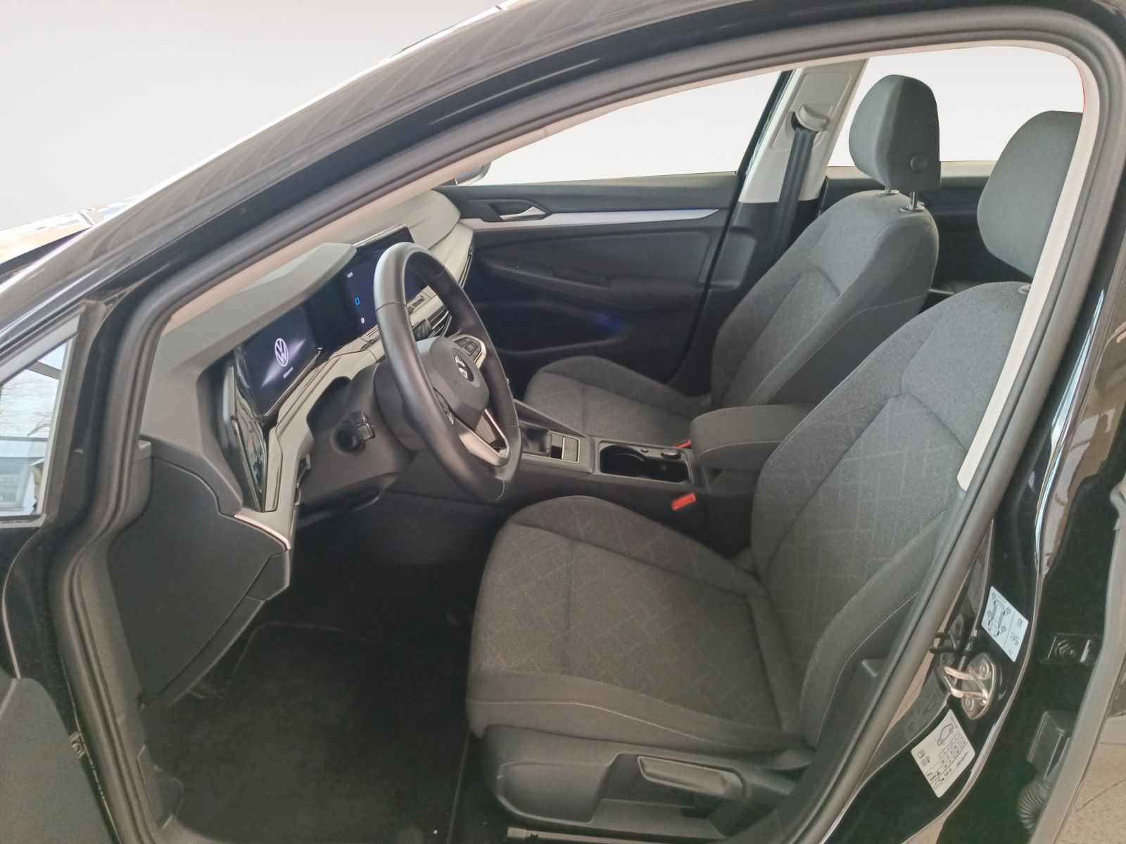 Fahrzeugabbildung Volkswagen Golf Variant 1.5 TSI Life *ACC*19Zoll*Winter