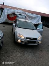 Ford ford focus mit Tüv bis 01.10.27 wenigen Ki... - Ford Focus aus 2007: Kombi