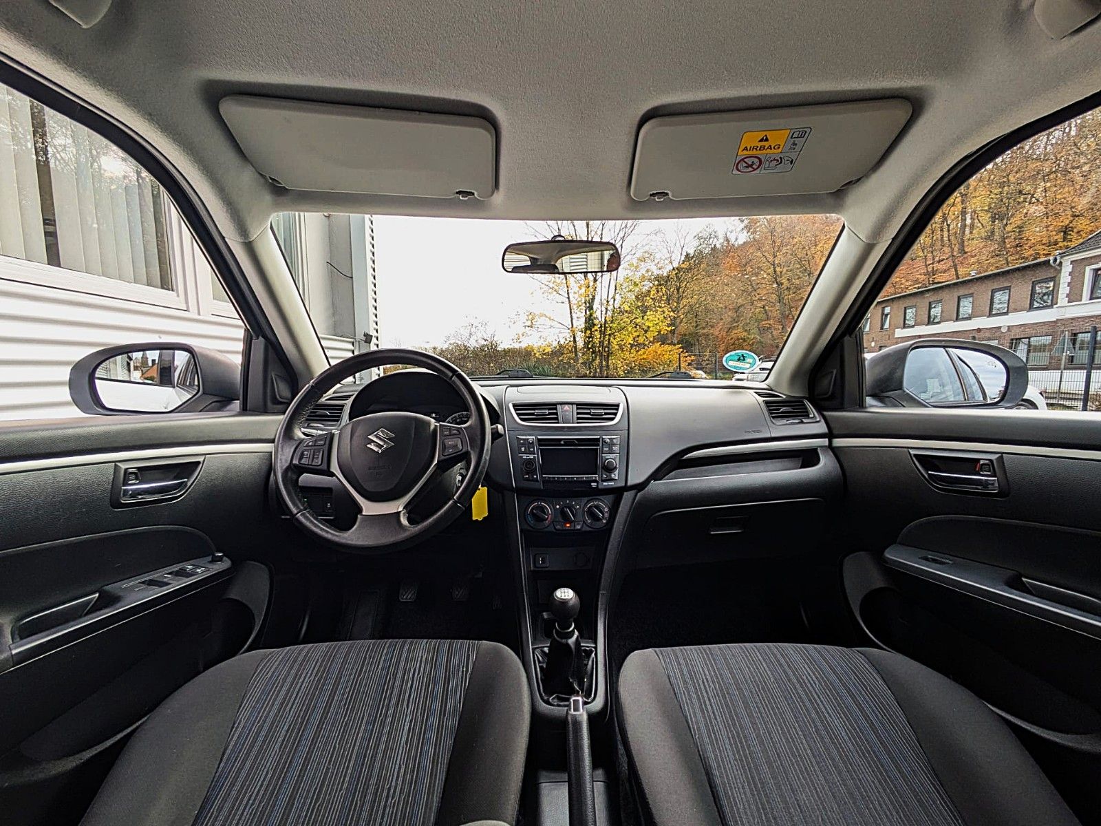 Fahrzeugabbildung Suzuki Swift 1.2 KLIMA TEMPOMAT ALLWETTER AHK ALU