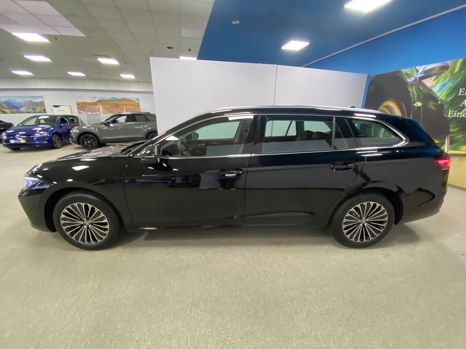 Fahrzeugabbildung Volkswagen Passat Variant 1.5 eTSI Elegance AHK+MATRIX+ACC+