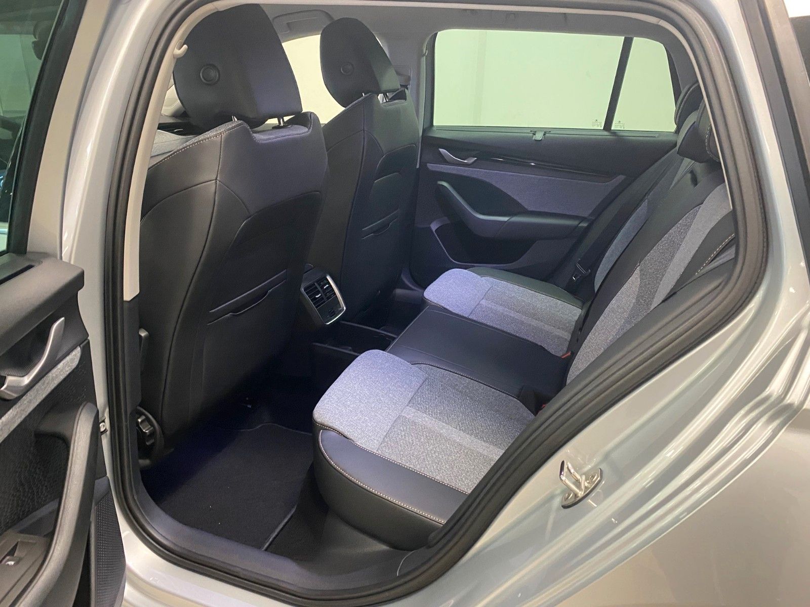 Fahrzeugabbildung SKODA Octavia 1.5 TSI MHEV 110kW DSG Selection+Matrix+