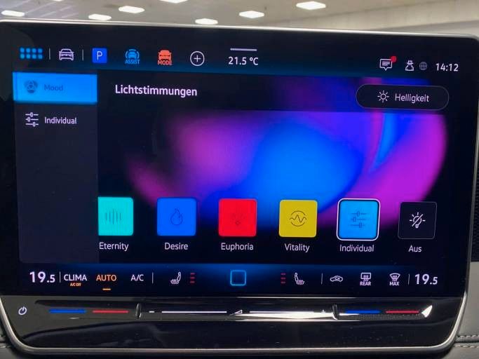 Fahrzeugabbildung Volkswagen Tiguan 1.5 eTSI OPF DSG+AHK + NAVI+PARKASSISTENT