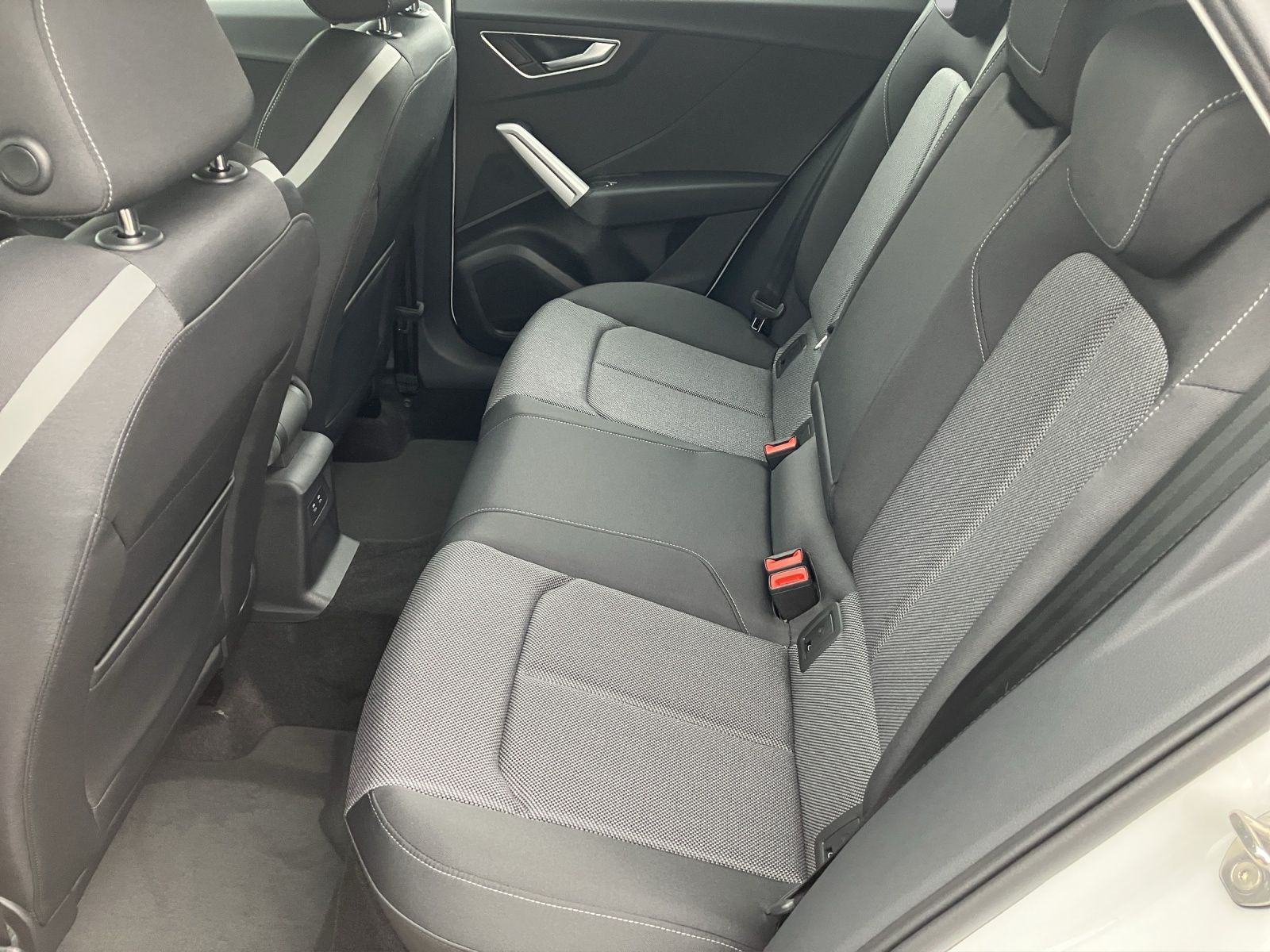 Fahrzeugabbildung Audi Q2 35 TFSI advanced Matrix GRA Vorb. Navi