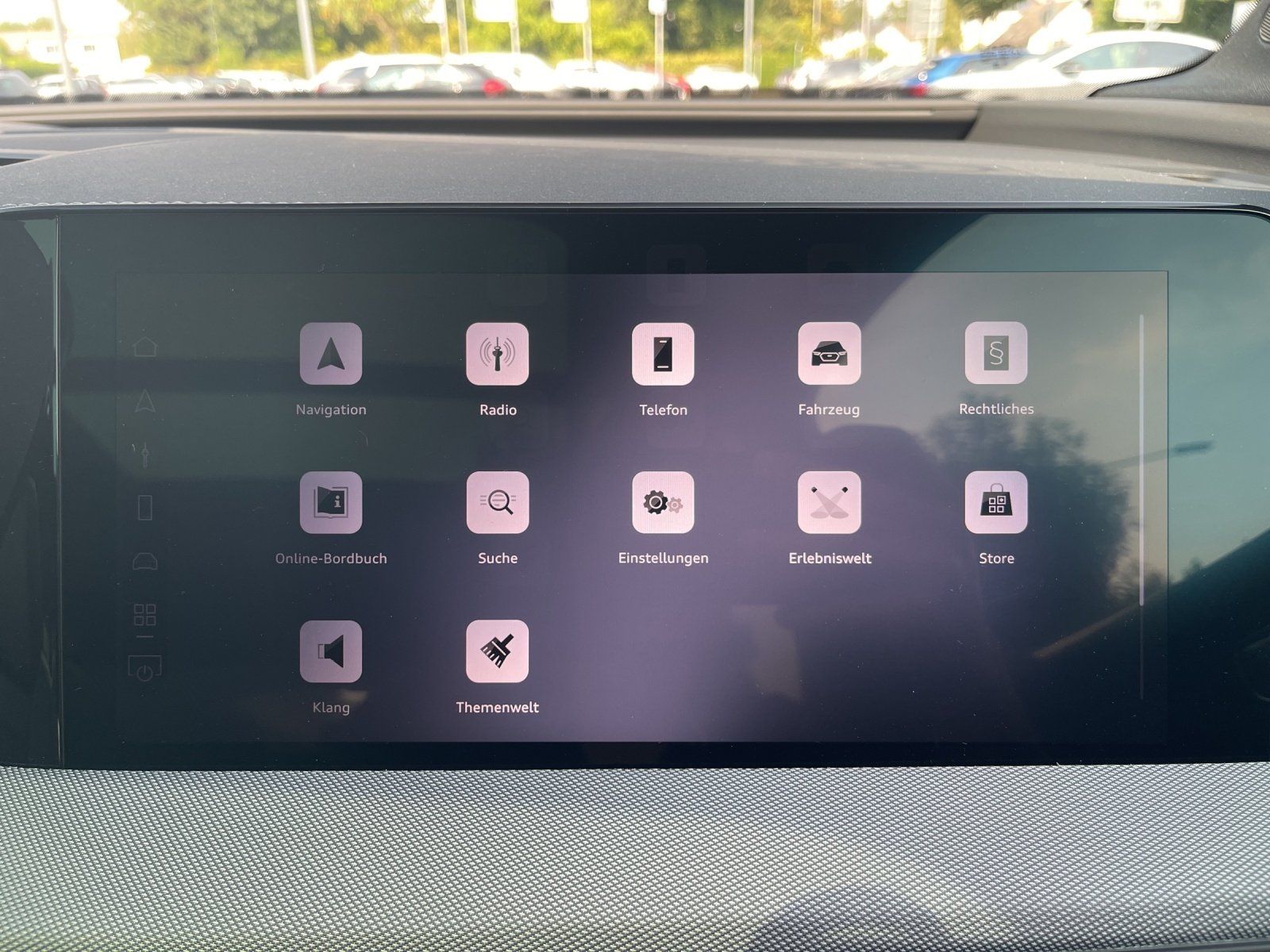 Fahrzeugabbildung Audi Q4 quattro e-tron 220 kW 360,AHK,HUD,Kamera,LED