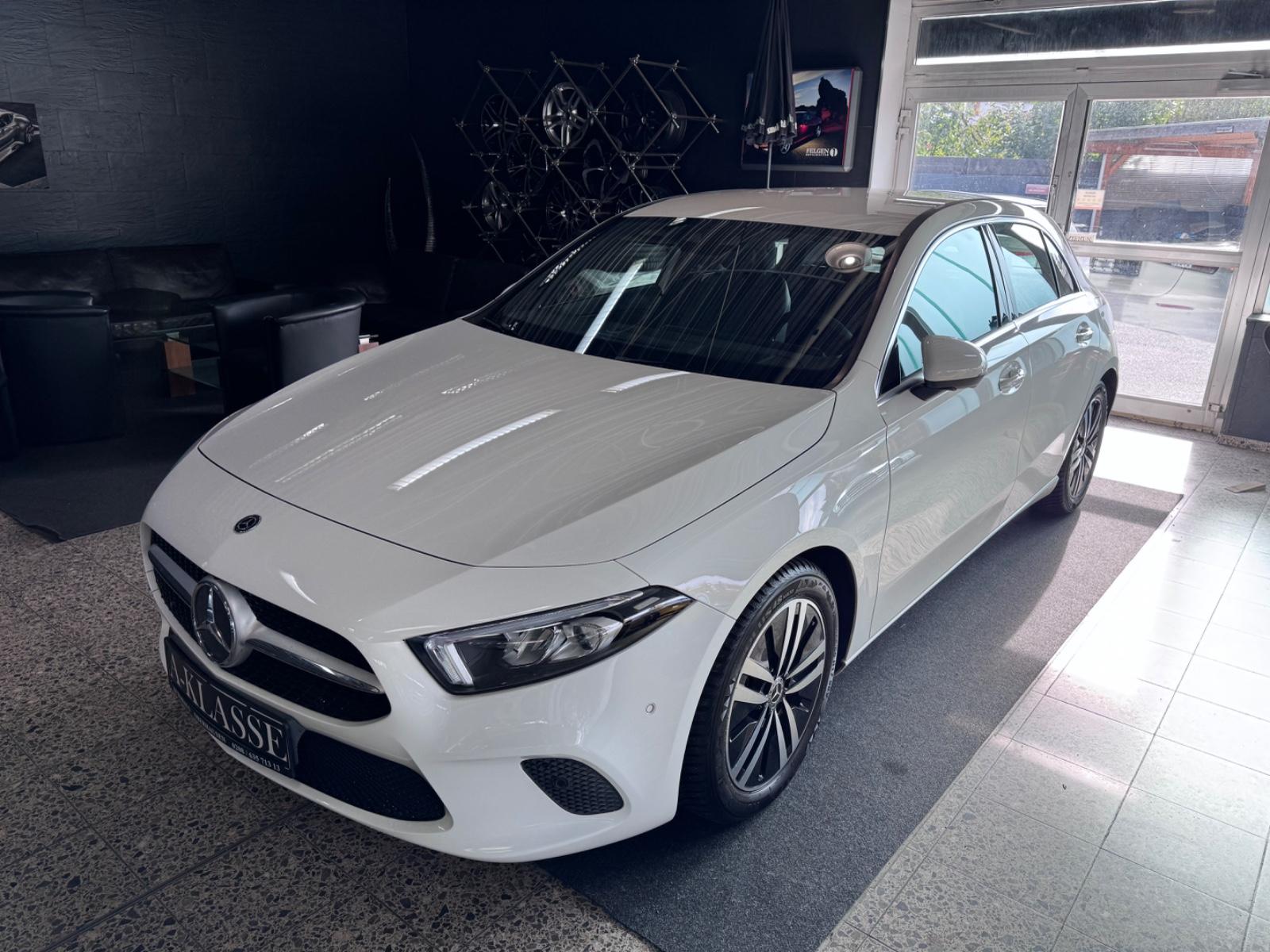 Mercedes-Benz A 200*NAVI PREMIUM*360*MEMORY*LED*DISTRONIC*HUD*