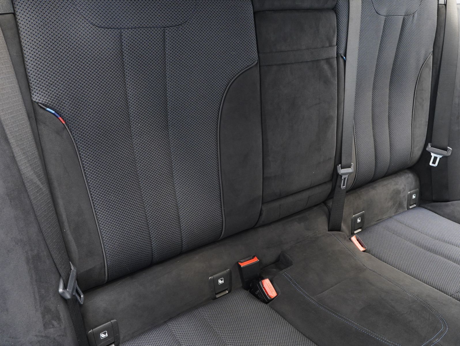 Fahrzeugabbildung BMW 530 i Touring M Sportpaket ACC/FERNPARKEN/AHK