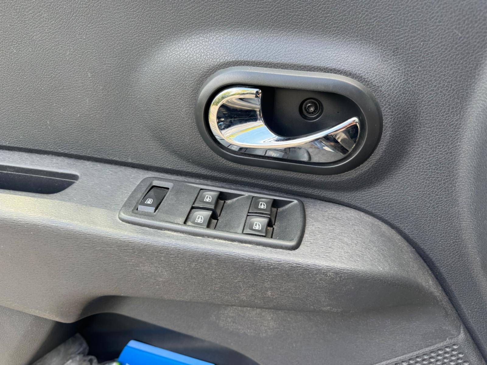 Dacia Lodgy 2015 — photo 13