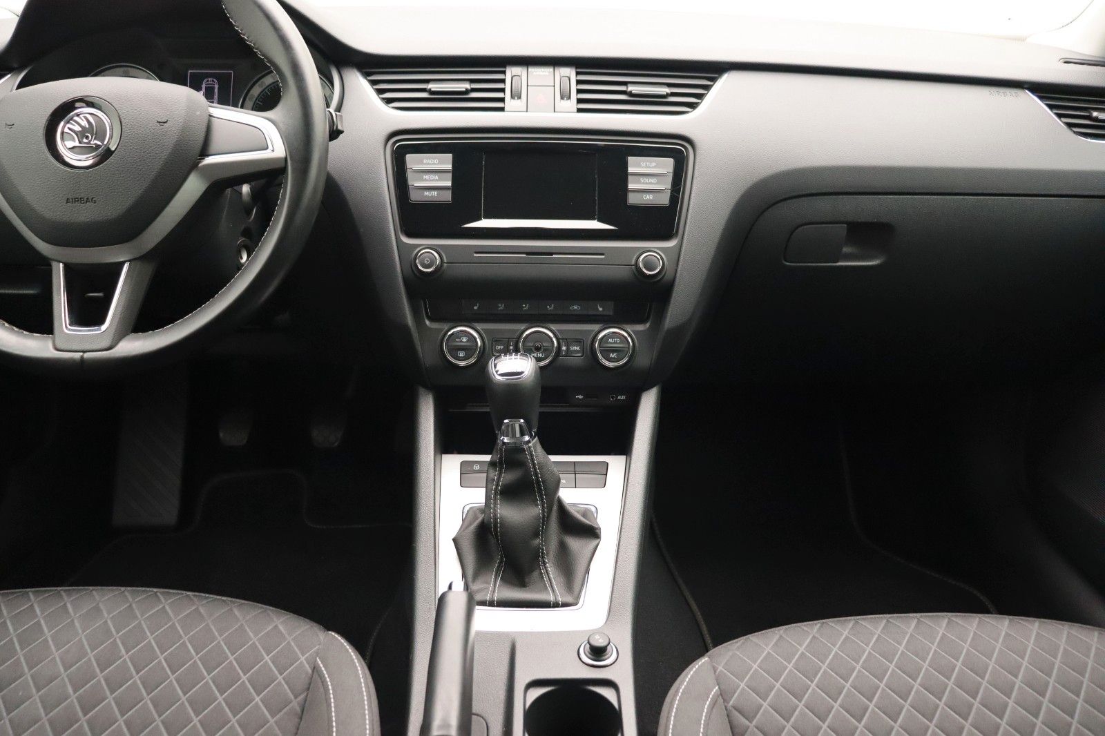 Fahrzeugabbildung SKODA Octavia 1.2 Combi Edition 1.Hand