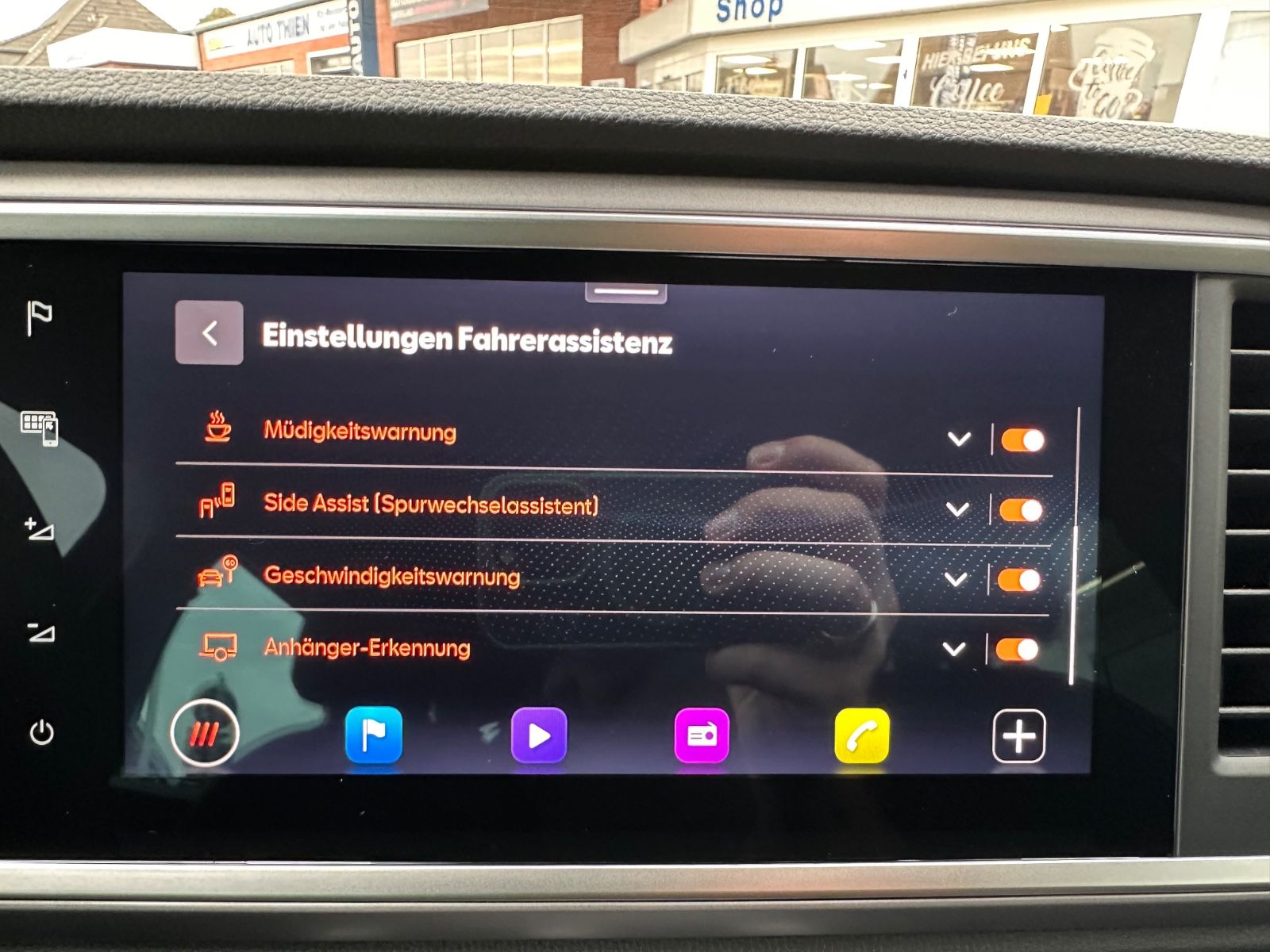 Fahrzeugabbildung SEAT Ateca FR 1.5 TSI DSG AHK/ACC/NAVI/LED/eHeck/SHZ