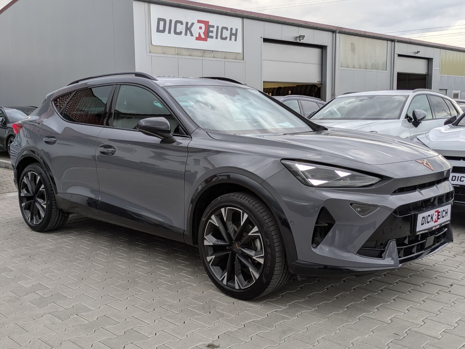 Fahrzeugabbildung CUPRA Formentor 1.5 eTSI PANO*MATRIX*SENNH.*DINAM*360°