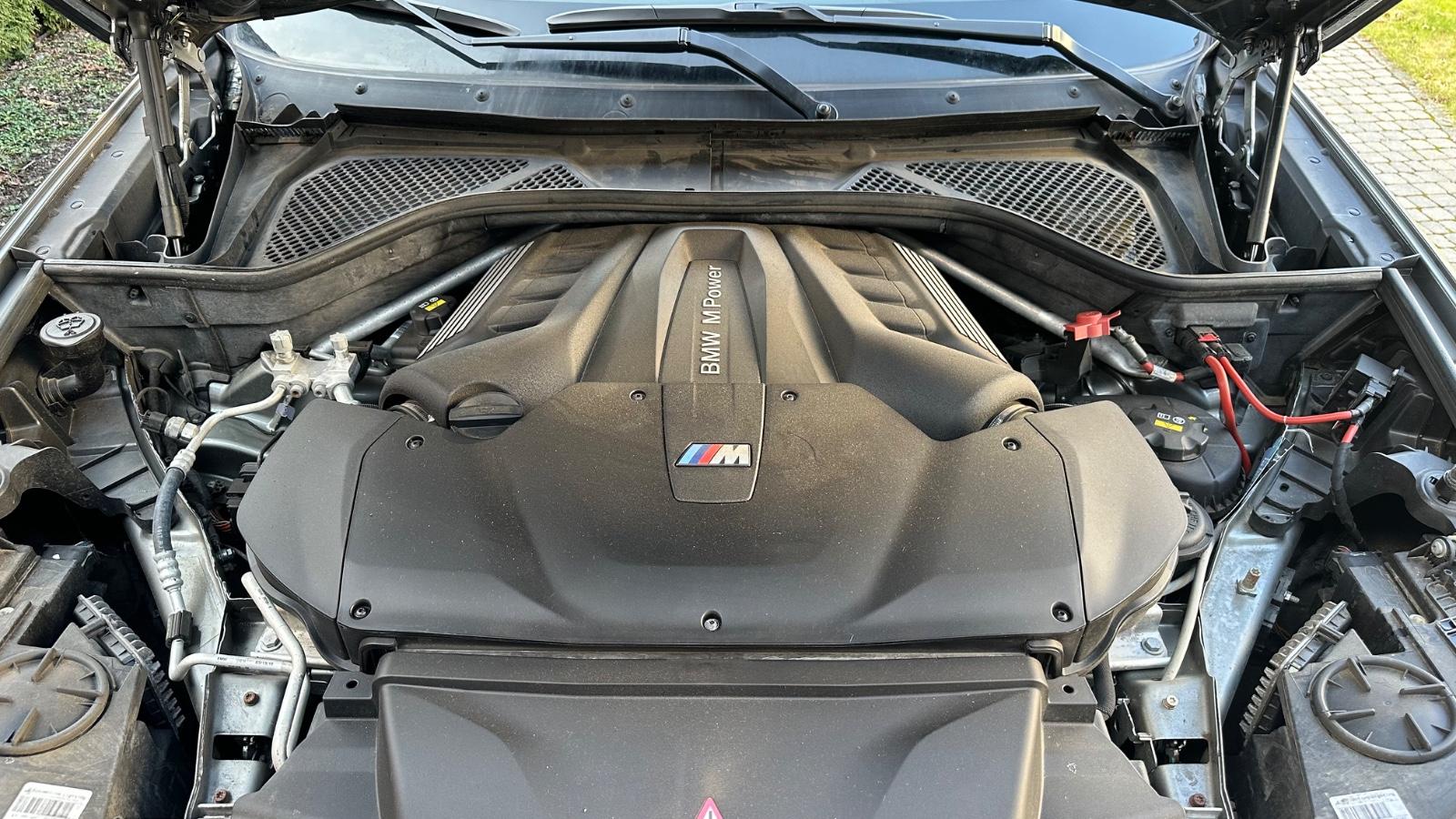 BMW  X6 M | Donington Grau | HUD | Harman I Historie