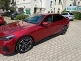 BMW 520i A -M SportPro,DA-Prof,B&W,IconicGlow,Standh - BMW 520: Rot, Limousine