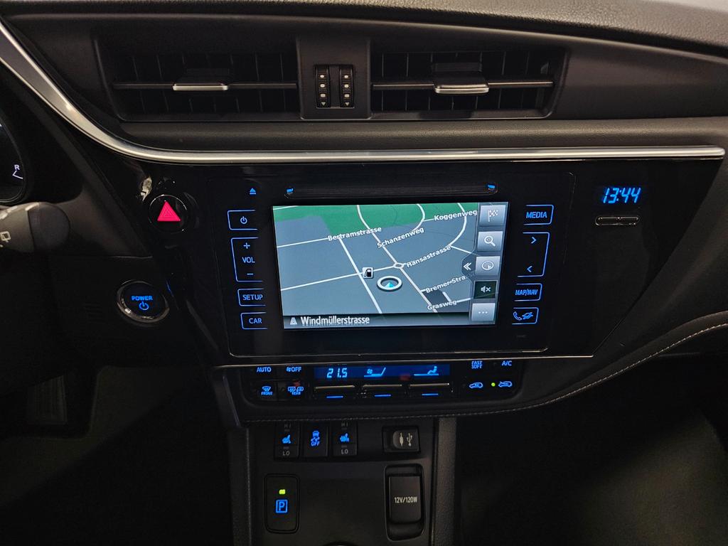 Toyota Auris Touring Sports