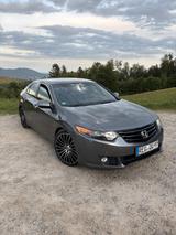 Honda Accord 8  2.0  - Honda Accord: 8