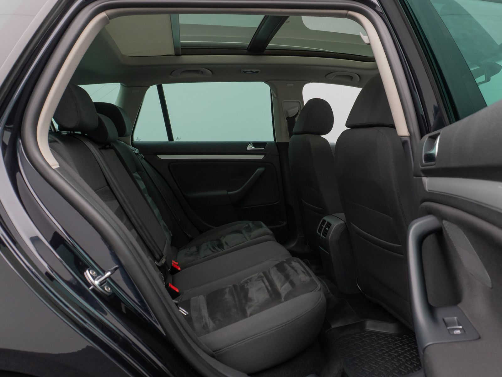 Fahrzeugabbildung Volkswagen Golf VI Variant Highline Kamera Panorama Bi-Xeno