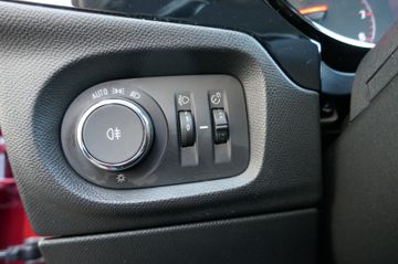 Bild 17 Opel Corsa F Edition; Sitz- u. Lenkradhzng., R-Kamera