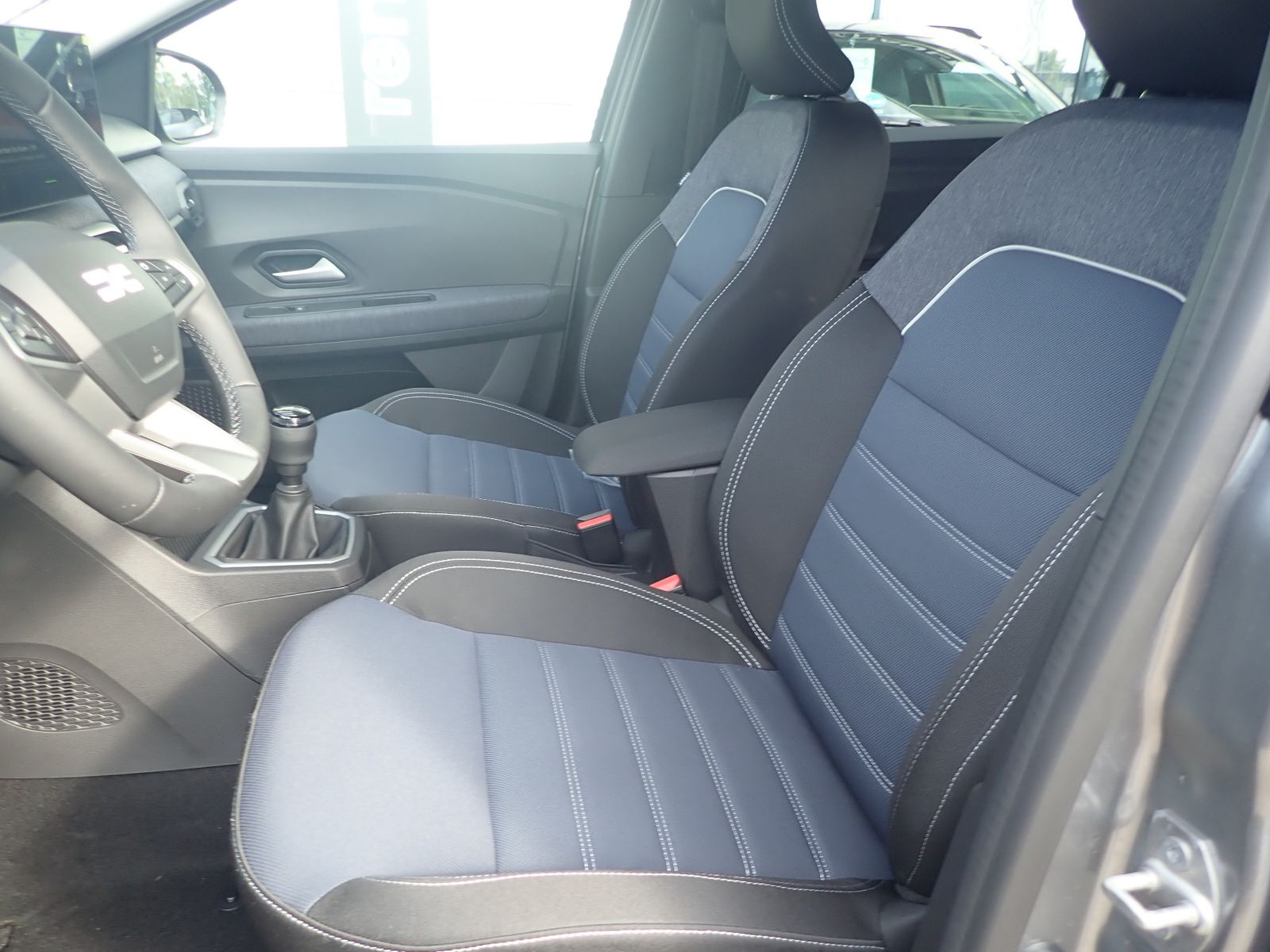 Fahrzeugabbildung Dacia Jogger Journey TCe 110