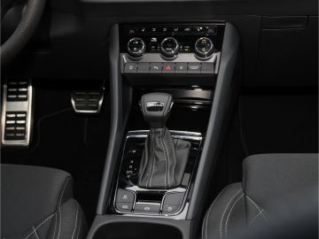 Skoda Karoq Sportline 1.5 TSI DSG AHK El. Panodach 19'