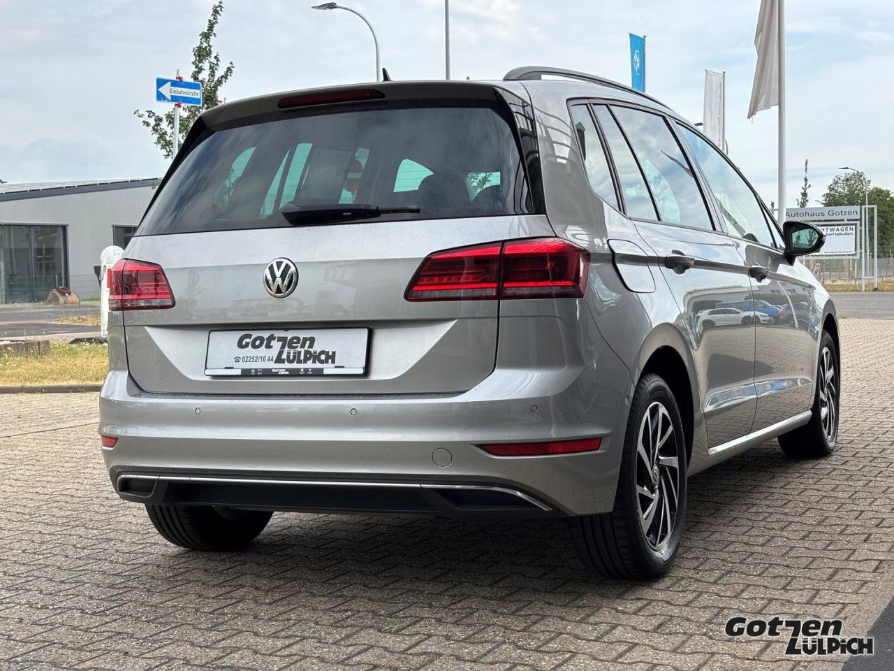Fahrzeugabbildung Volkswagen Golf Sportsvan Join 1.0 TSI Klima PDC Bluetooth