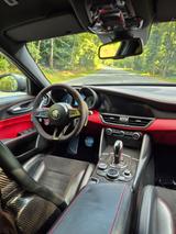 Alfa Romeo Giulia Quadrifoglio mit Sparco und Carbonkeramik - Alfa Romeo Giulia quadrifoglio mit Benzin-Antrieb