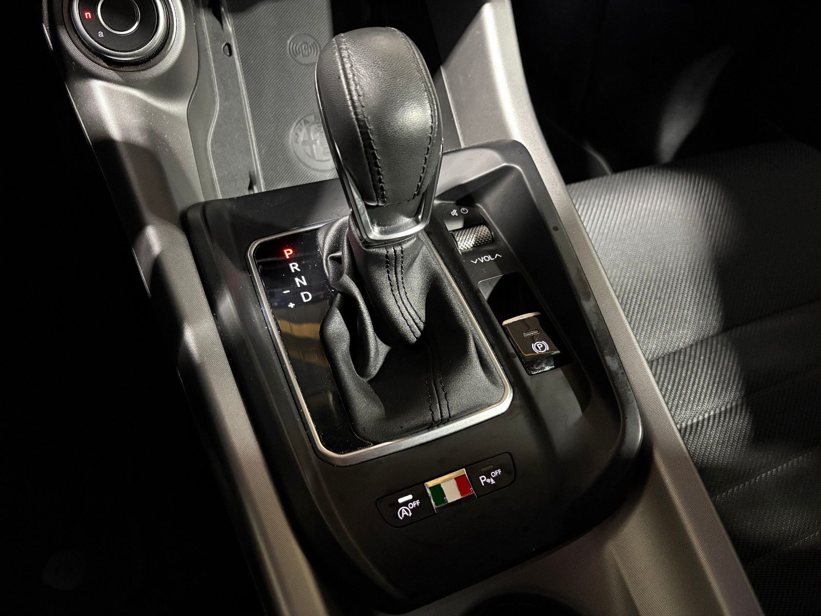 Fahrzeugabbildung Alfa Romeo Tonale Sprint/APPLE/NAVI/ACC/PDC/SPURHALTE/KLIMA