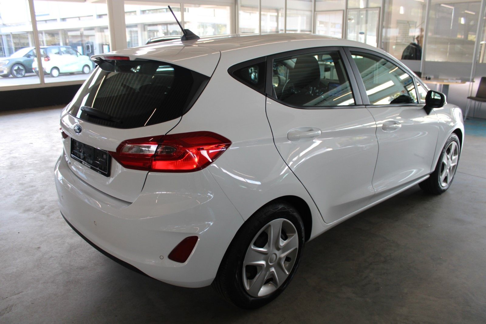 Fahrzeugabbildung Ford Fiesta 1,5 TDCi Cool & Connect 5-trg NAVI LED