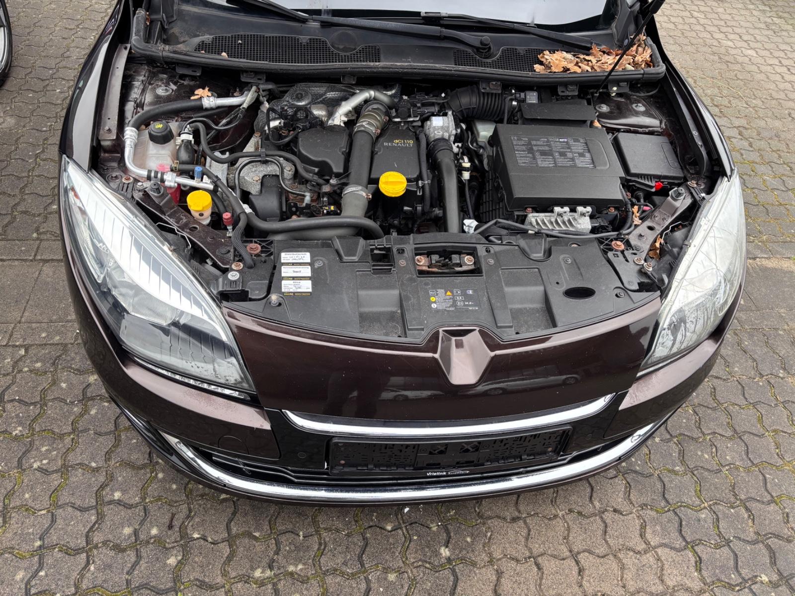 Renault Megane 2012 — photo 19