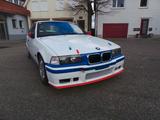 BMW 318i is - BMW 318: 318is