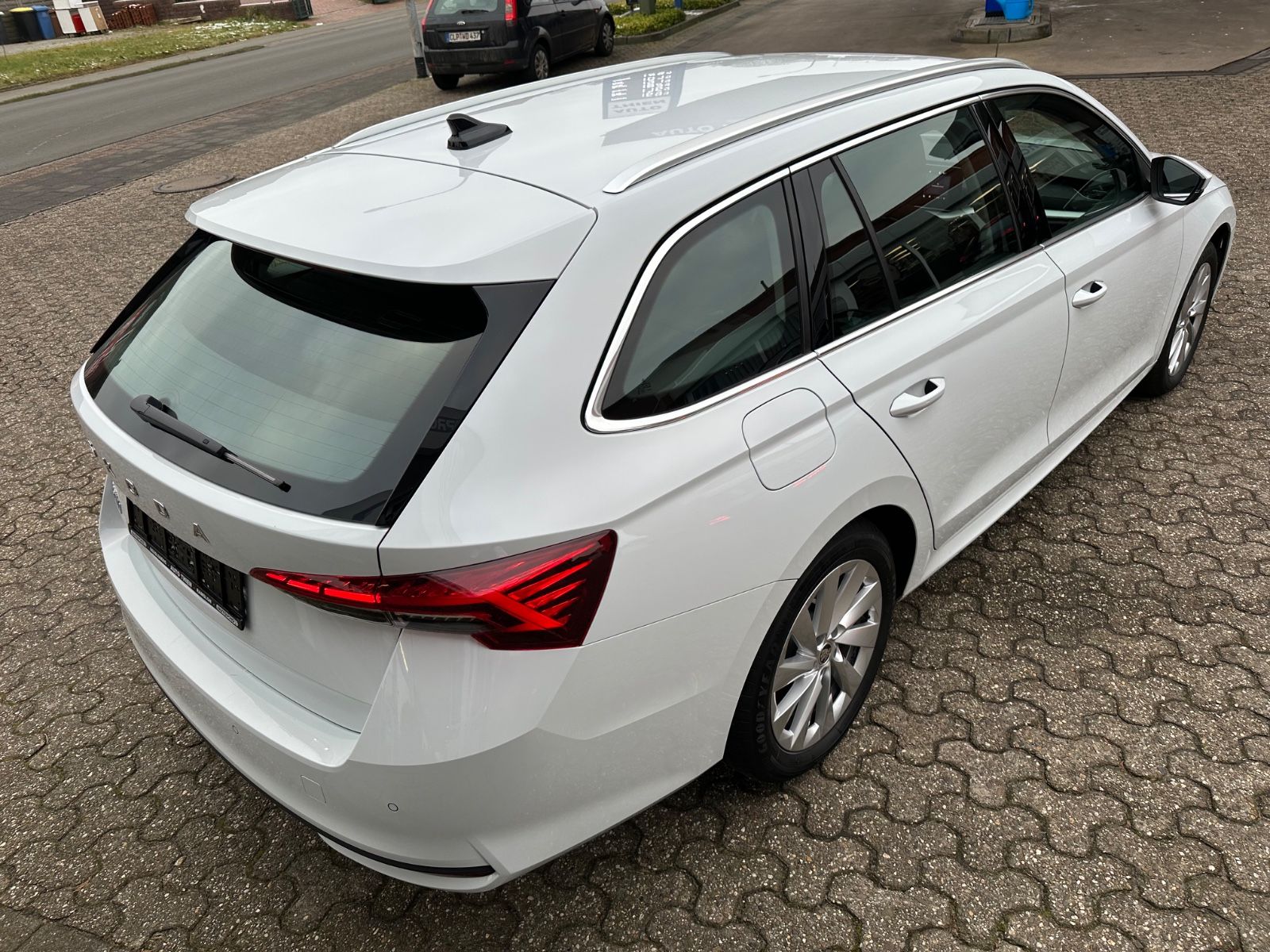 Fahrzeugabbildung SKODA Octavia Combi 1.5 TSI Selection DSG AHK/ACC/LED