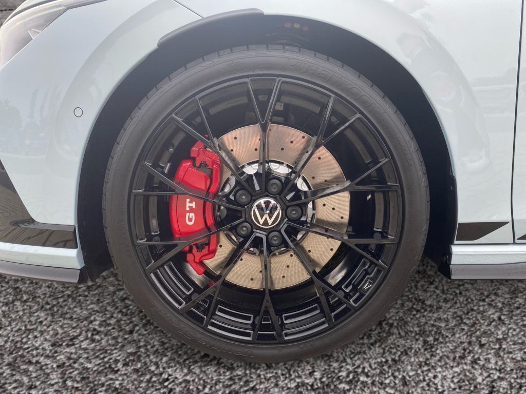 Fahrzeugabbildung Volkswagen Golf 2.0 TSI DSG GTI Clubsport Performance