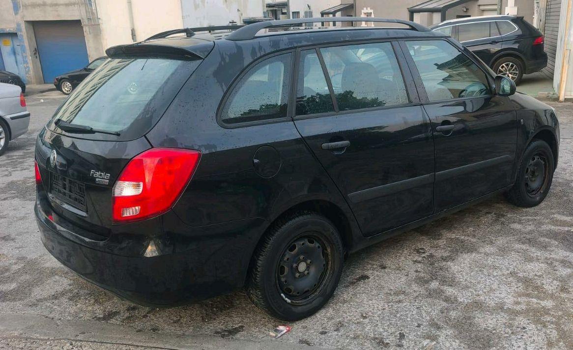 Skoda Fabia 2009 — photo 5