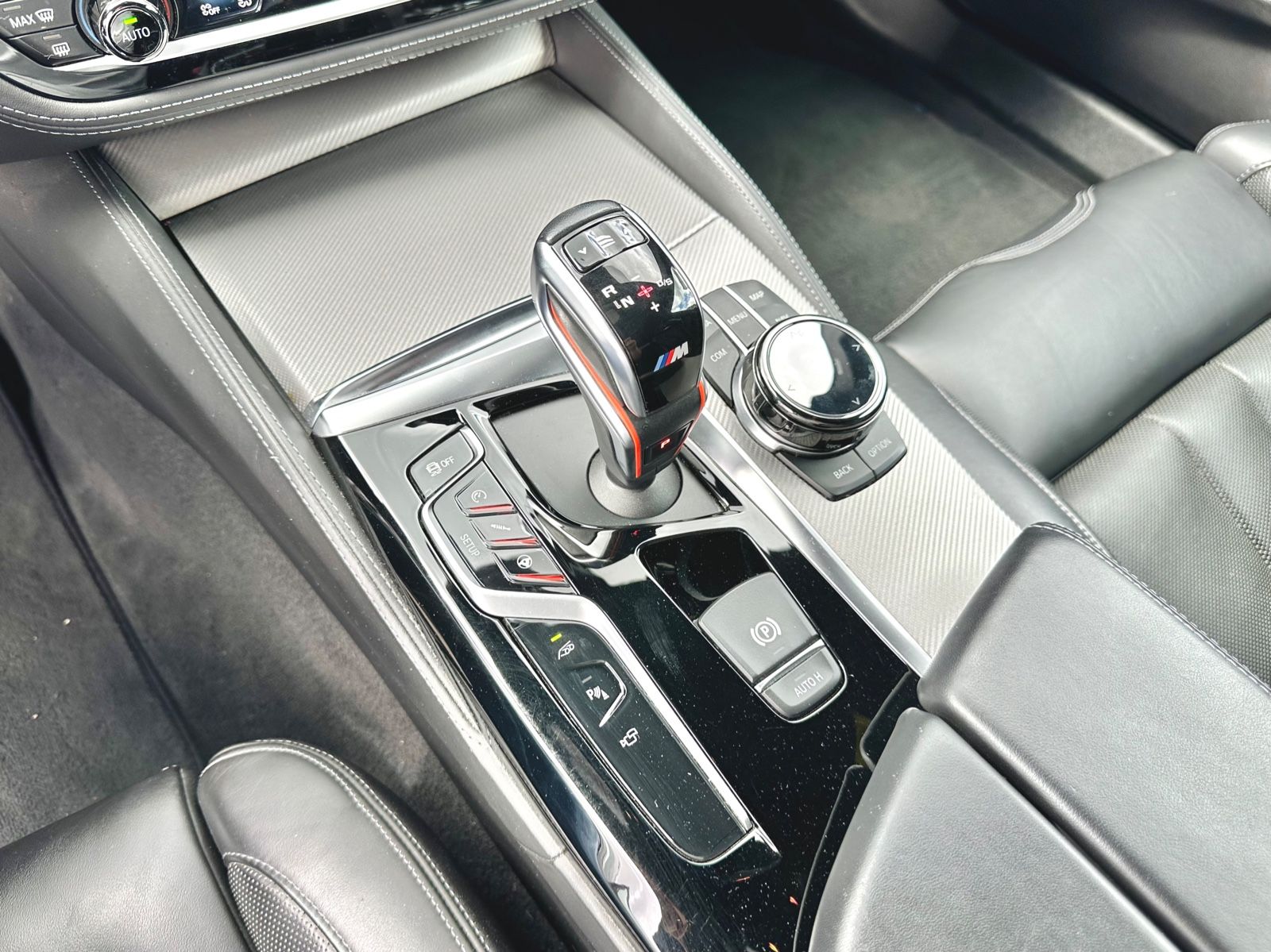 Fahrzeugabbildung BMW M5*AKRAPOVIC ANLAGE+CARBON+MOD.2019