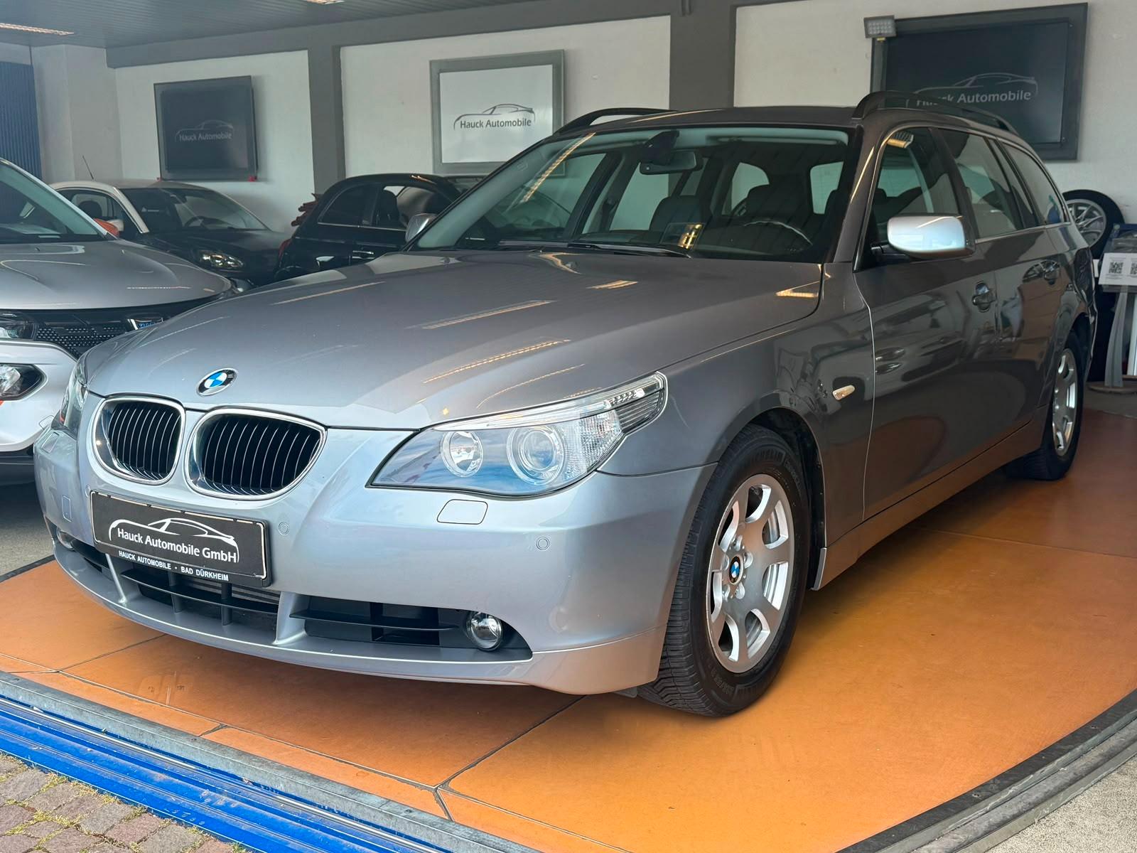 BMW 520d Touring Automatik Leder / Panorama / Navi