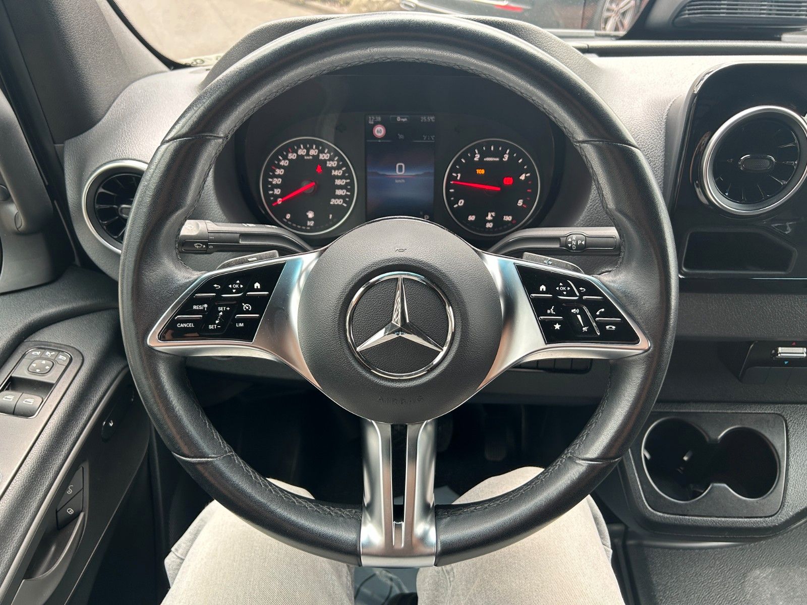 Fahrzeugabbildung Mercedes-Benz Sprinter 317 CDI 9G 4325 Klima Kamera AHK3,5to
