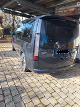 Hyundai STARIA 2.2 CRDi Signature 7-Sitzer Auto 4WD ... - Hyundai STARIA von privat