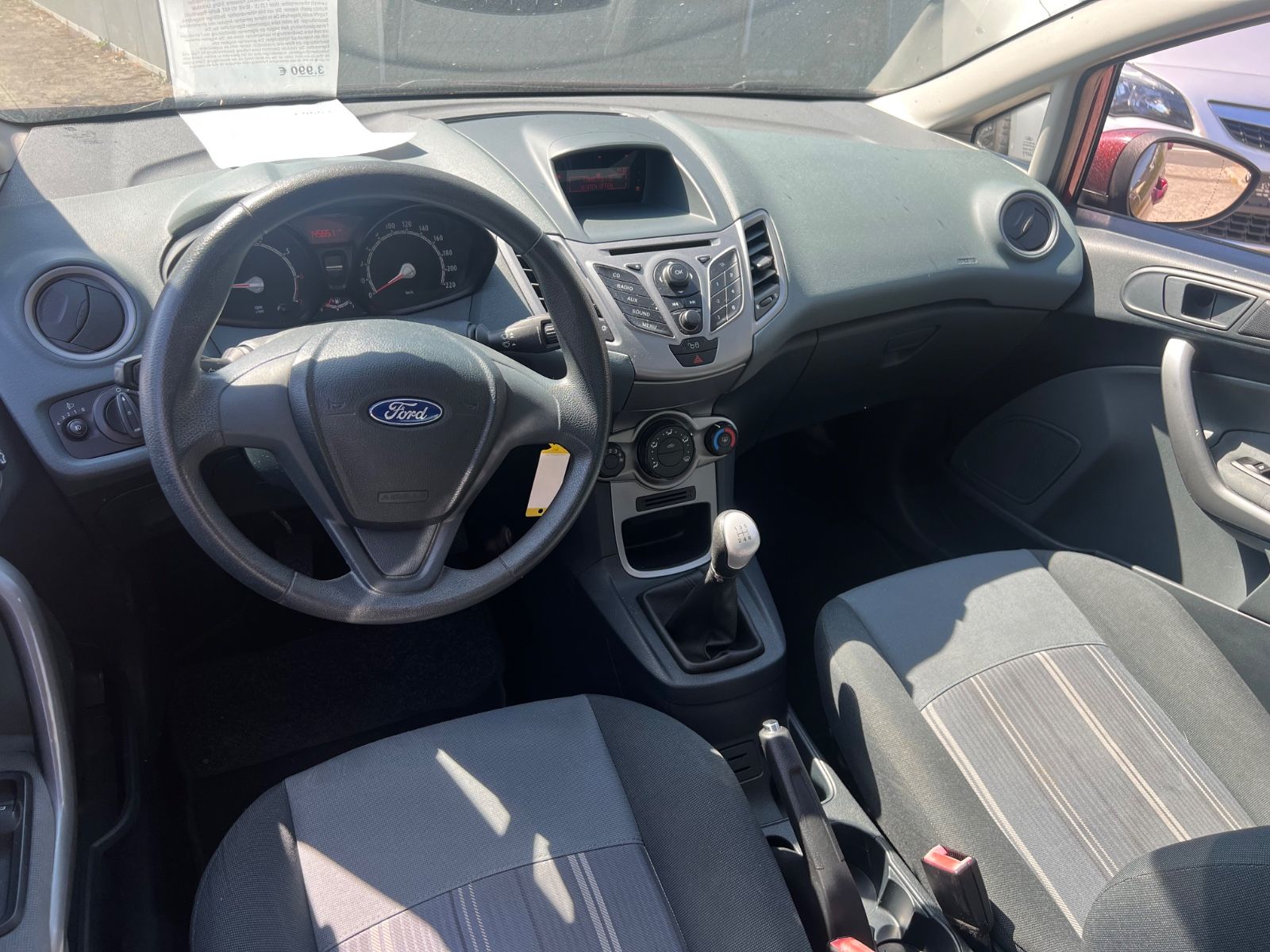 Fahrzeugabbildung Ford Fiesta Sonderlack * 2.HAND * TÜV NEU *