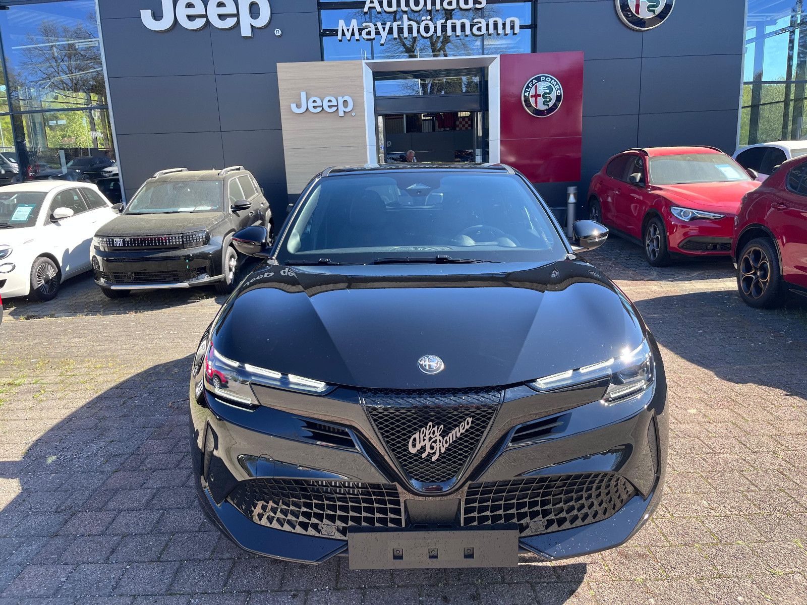 Fahrzeugabbildung Alfa Romeo Junior Ibrida 1.2 VGT 48V-Hybrid 107 kW Ti