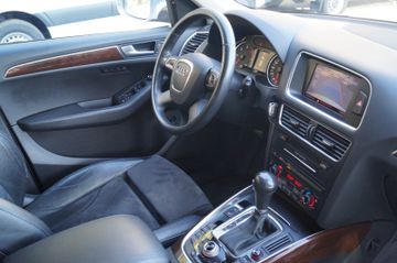 Audi Q5 2.0 TDI quattro AUT.-LEDER-NAVI-AHK-ACC-XENON