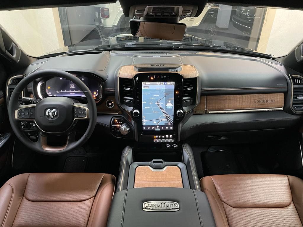 Fahrzeugabbildung Dodge RAM LONGHORN RAMBOX-TAILGATE-ETORQUE-HUD-ACC