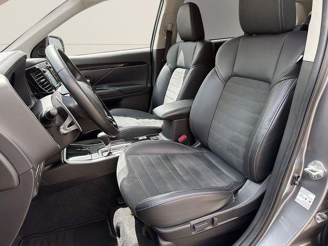 Mitsubishi Outlander Edition+ 2WD+LED+AHK+Carplay+Leder+Len