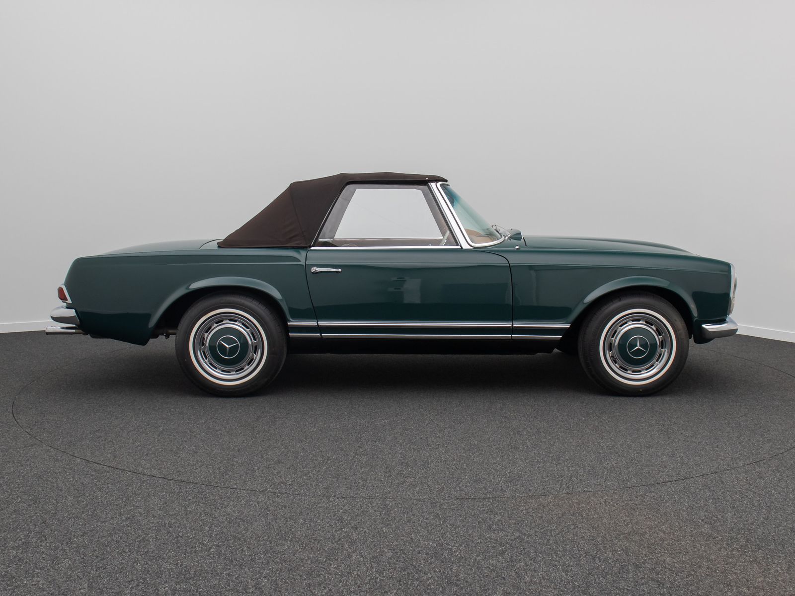 Fahrzeugabbildung Mercedes-Benz 230 SL Pagode H-Zulassung Automatik Leder W113