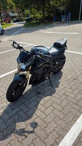 Suzuki GSR750A mit wenig Kilometern  - SUZUKI NAKED BIKE