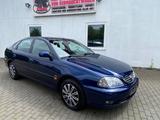 Toyota Avensis 1.8 Style / Klimaautomatik / 5.türig / - gebrauchte Toyota Avensis aus dem Jahr 2001