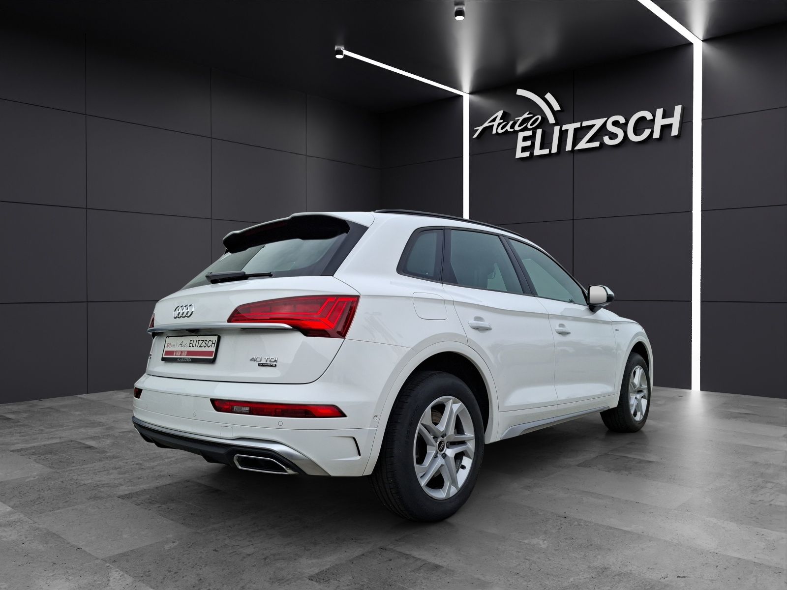 Fahrzeugabbildung Audi Q5 40 TDI quattro S-line S-tronic STH Matrix AHK