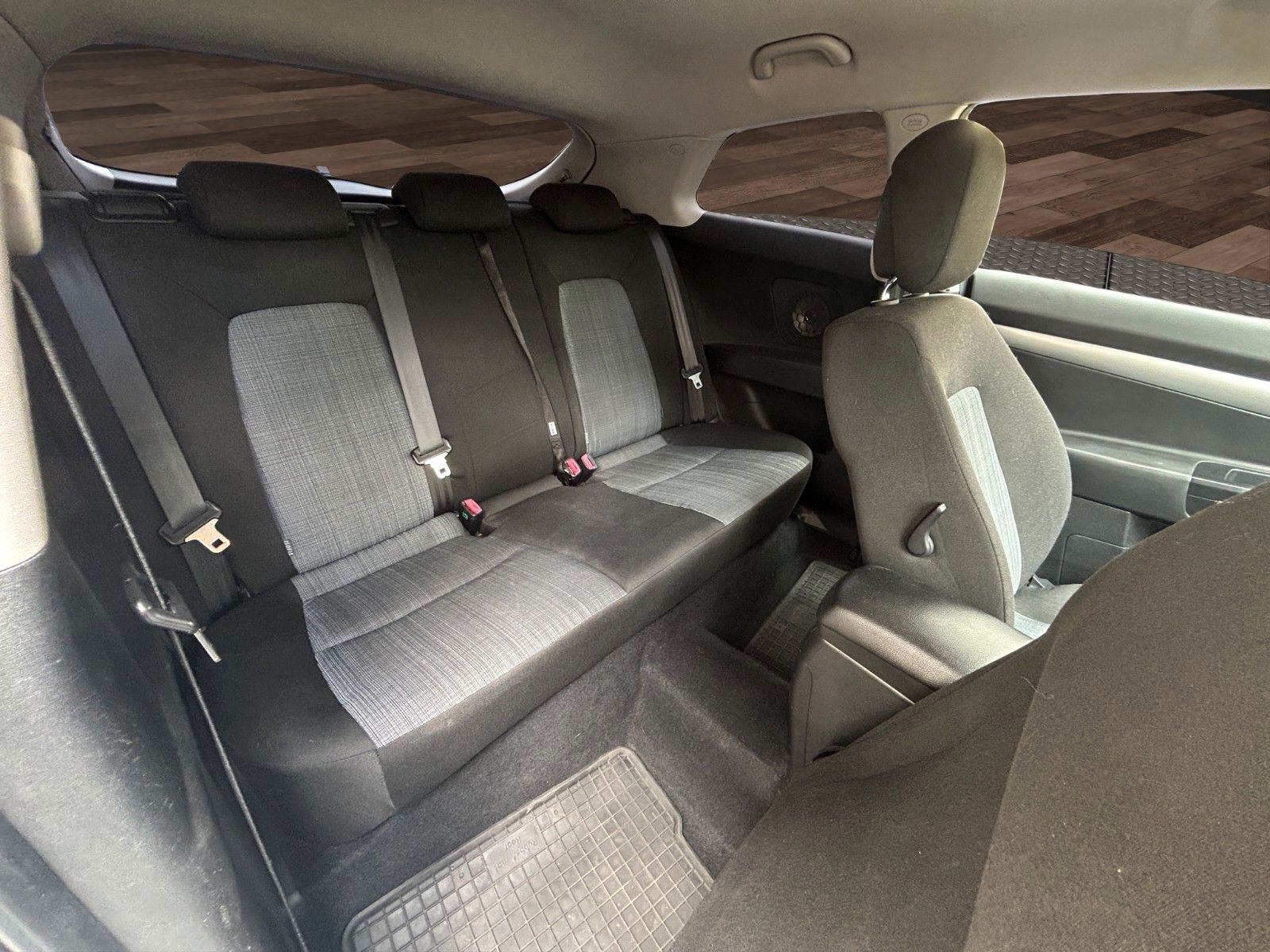 Fahrzeugabbildung Kia cee'd / Ceed 1.6 3Trg /Klima/TÜV AU 2Jahre neu/