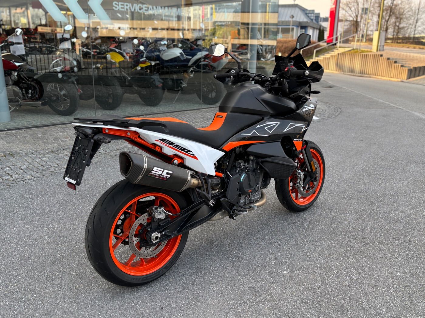 Fahrzeugabbildung KTM 890 SMT Modell 2023