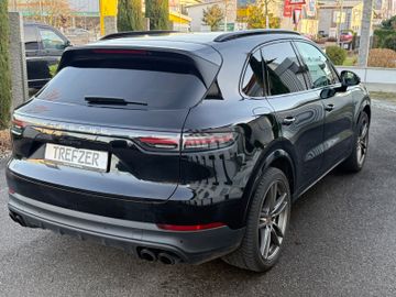 Porsche Cayenne - 8